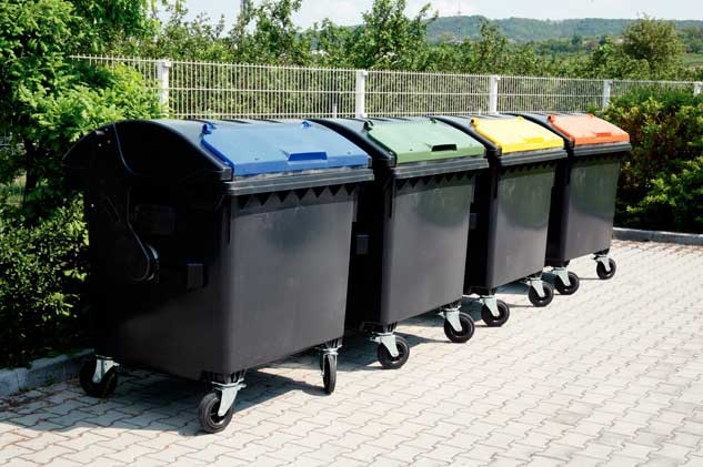 Роспотребнадзор изменил правила вывоза бытового мусора: стоять будет вдвое дольше