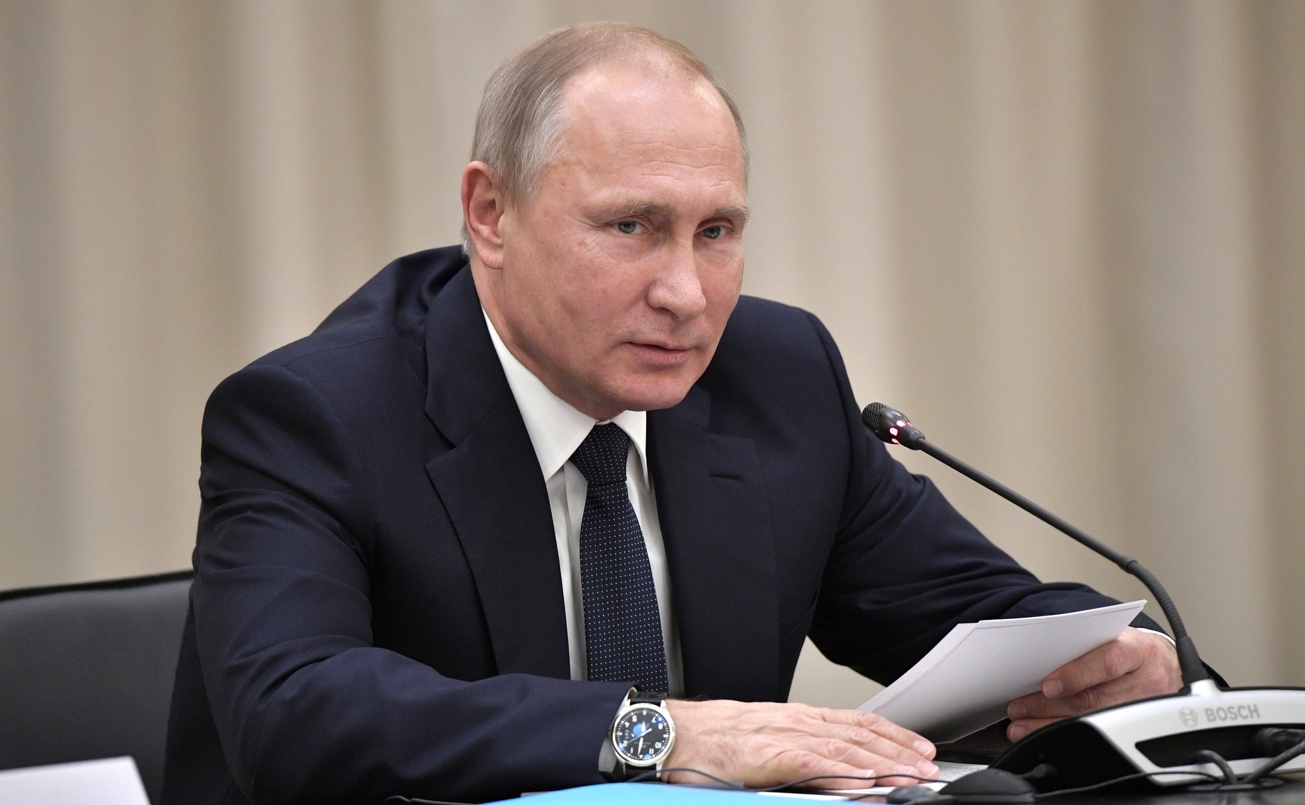 Путин указал на несовершенство закона о госзакупках при закупках лекарств