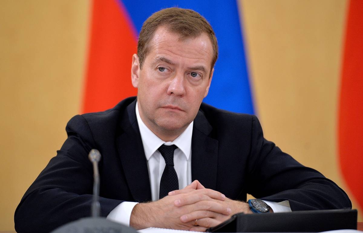Медведев поручил проработать поправки в УК об ответственности за срыв торгов