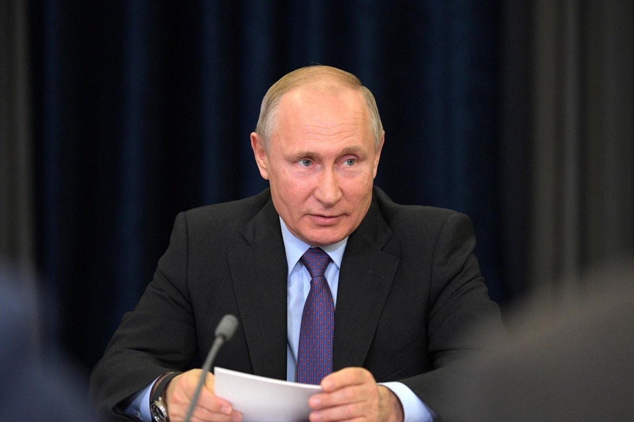 Путин дал поручения по поддержке IT-отрасли