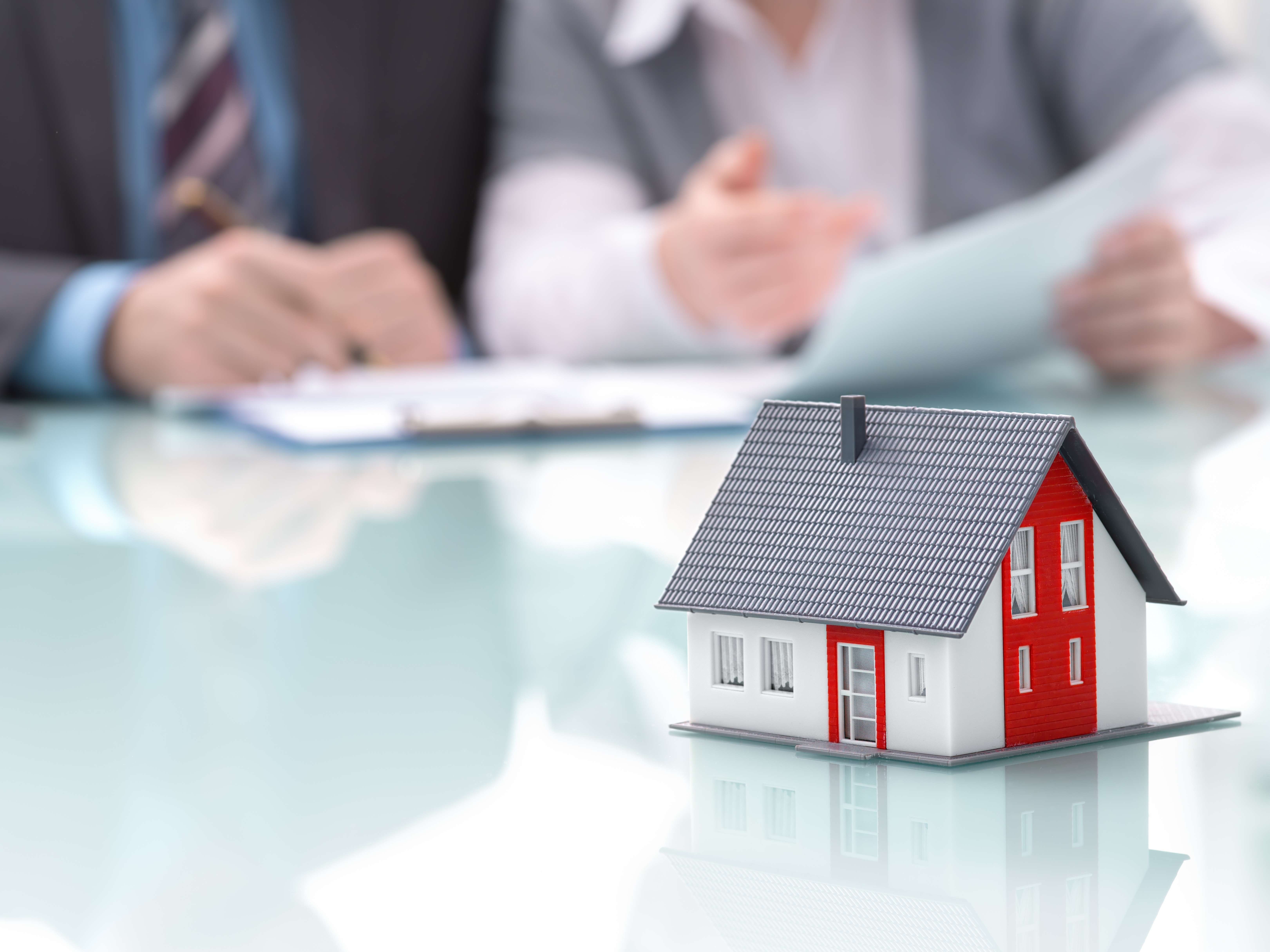 Утверждены типовые условия контрактов на оказание услуг в отношении имущества, обращенного в собственность государства